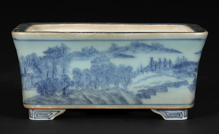 平安香艸染付山水図長方鉢